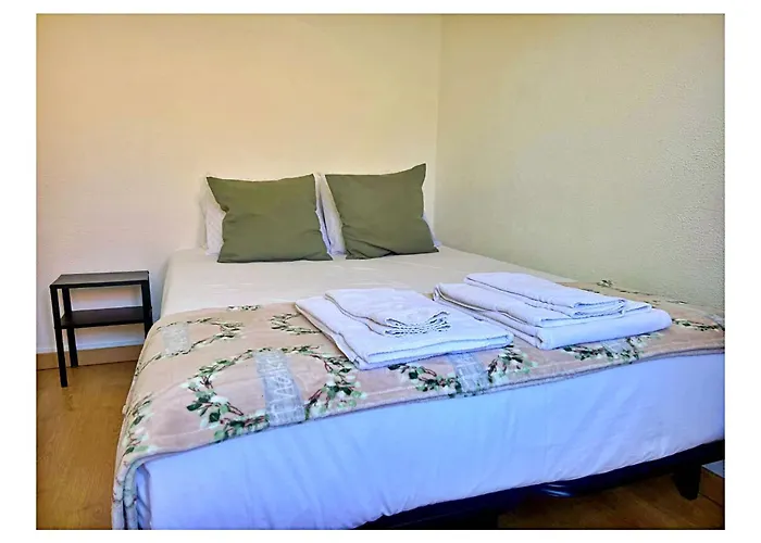 2br Near Estrela Garden Apartment